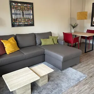  Apartment Flynn